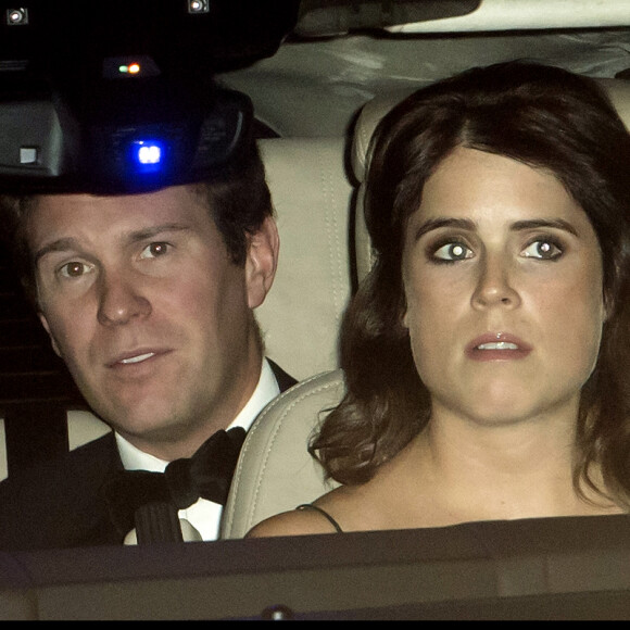 La princesse Eugenie d'York et son mari Jack Brooksbank arrivant à Buckingham Palace pour le dîner du 70e anniversaire du prince Charles, le 14 novembre 2018.