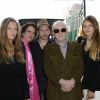 Charles Aznavour et son fils Mischa et Nathalie Huth, fille de Pierre Huth avec petites-filles - Obseques du Docteur Pierre Huth au cimetière de Nogent sur Marne. Le 30 août 2013
