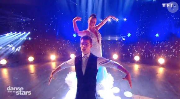 Clément Rémiens et Denitsa Ikonomova lors des quarts de finale de "Danse avec les stars 9" (TF1) samedi 17 novembre 2018.