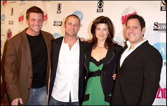 Doug Savant, Grant Show, Daphne Zuniga et Darren Star, les acteurs de la série "Beverly Hills 90210", à Los Angeles en 2006.
