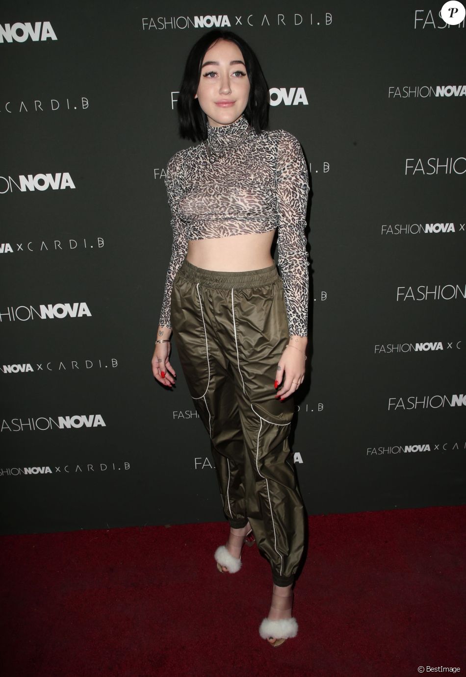 Noah Cyrus assiste à la soirée de lancement de la collection Fashion