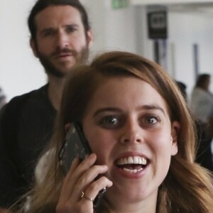 Exclusif - La princesse Beatrice d'York arrive à l'aéroport de Los Angeles (LAX) le 16 novembre 2018.