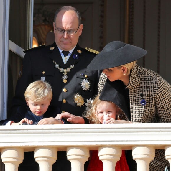 Le prince Albert II de Monaco, le prince héréditaire Jacques, la princesse Charlene et la princesse Gabriella au balcon du palais princier lors du défilé militaire de la Fête nationale monégasque, le 9 novembre 2018. © Dominique Jacovides / Bestimage