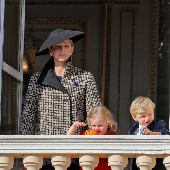 La princesse Gabriella et le prince héréditaire Jacques de Monaco avec le prince Albert II et la princesse Charlene au balcon du palais princier lors du défilé militaire de la Fête nationale monégasque, le 9 novembre 2018. © Dominique Jacovides / Bestimage