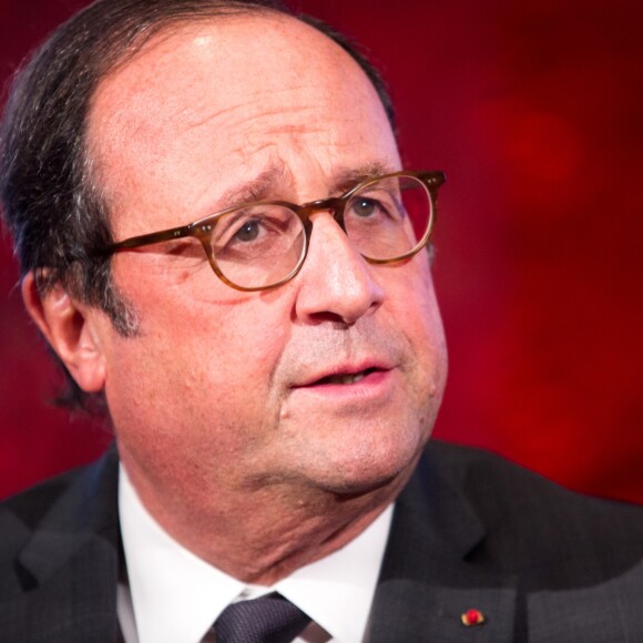 L'ancien président français François Hollande lors d'une visite en Belgique, à Mons, rencontre le bourgmestre ( Maire ) sortant de Mons Elio Di Rupo, à l'hôtel de ville de Mons, Belgique, le 30 octobre 2018. ons