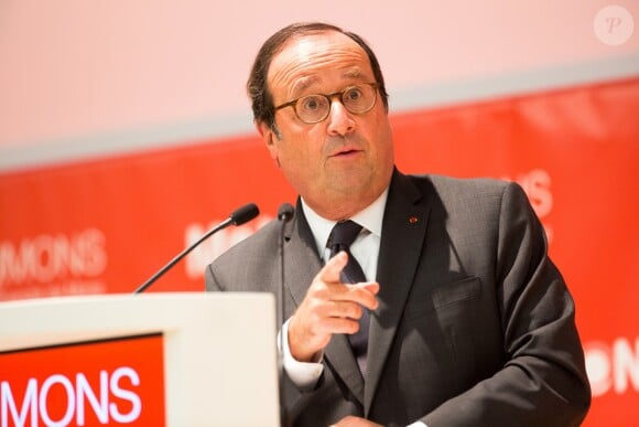 Exclusif - L'ancien président français François Hollande en visite en Belgique, à Mons, lors d'une dédicace de son livre " Les leçons du pouvoir " et d'une conférence devant 800 personnes à l'université de Mons ( UMons ), à Mons, Belgique, le 30 octobre 2018.
