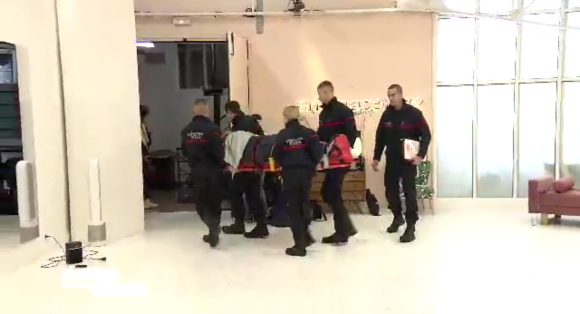 La lourde chute d'Iris Mittenaere pendant les répétitions de "Danse avec les stars", le 20 novembre 2018.