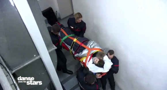 La lourde chute d'Iris Mittenaere pendant les répétitions de "Danse avec les stars", le 20 novembre 2018.
