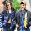 Bella Hadid et son compagnon The Weeknd se baladent heureux main dans la main dans les rues de New York, le 29 octobre 2018
