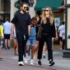 Heidi Klum se balade avec son compagnon Tom Kaulitz et ses enfants Helene, Johan, Lou et Henri dans le quartier de The Grove à Hollywood, le 28 octobre 2018.