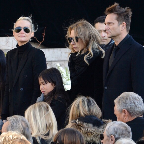 Brigitte Macron, Laeticia Hallyday et ses filles Joy et Jade, Laura Smet, David Hallyday - Arrivées des personnalités en l'église de La Madeleine pour les obsèques de Johnny Hallyday à Paris le 8 decembre 2017. © Veeren/Bestimage
