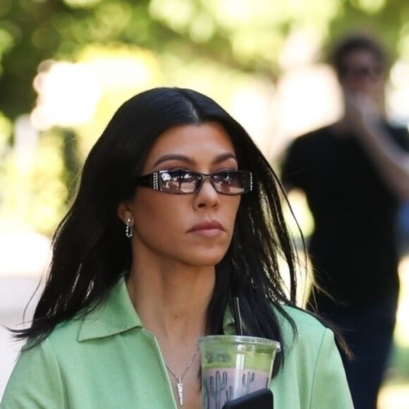 Exclusif - Kourtney Kardashian est allée déjeuner au restaurant Backyard Bowls à West Hollywood, le 14 novembre 2018