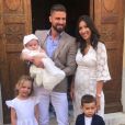 Olivier et Jennifer Giroud avec leurs trois enfants,  Jade, 5 ans, Evan et Aaron. Photo publiée sur Instagram le 26 novembre 2018.  