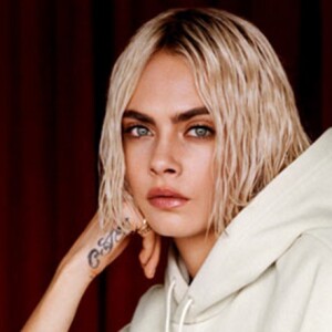 Cara Delevingne pose pour la nouvelle campagne PUMA.