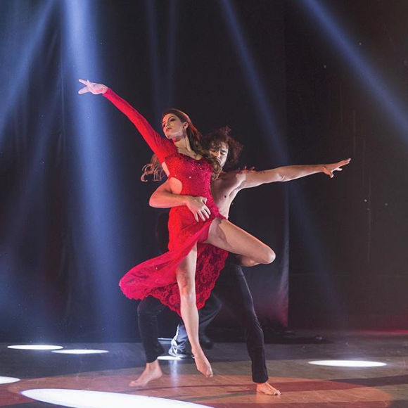 Iris Mittenaere et Anthony Colette lors de la demi-finale de "Danse avec les stars 9" sur TF1.