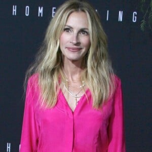 Julia Roberts à la première de Homecoming au théâtre The Regency à Westwood, le 24 octobre 2018