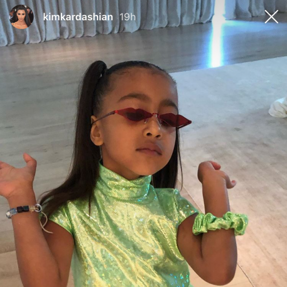 North West prend la pose à l'anniversaire de son frère Saint et de son cousin Reign, le 1er décembre 2018