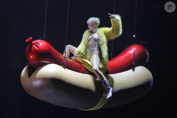 Miley Cyrus lors "Bangerz Tour" à Vancourver, le 14 février 2014.