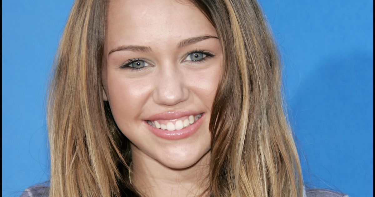 Miley Cyrus à Los Angeles, le 19 juillet 2006. - Purepeople