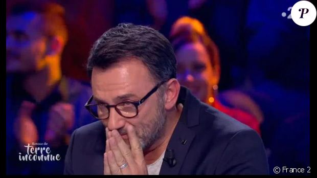 Frédéric Lopez en larmes dans &quot;Rendez-vous en terre inconnue&quot;, France 2, 4 décembre 2018