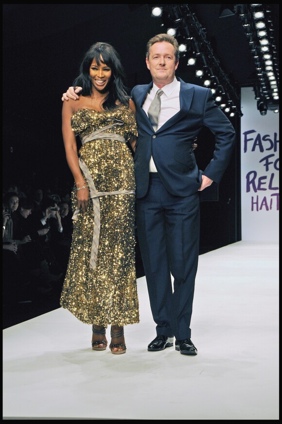 Piers Morgan avec Naomi Campbell lors du défilé Fashion for Relief Haïti en février 2010 à la Fashion Week de Londres.
