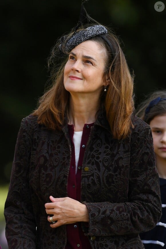La secrétaire personnelle de la reine, Samantha Cohen et ses enfants assistent à un service religieux à l'église St Mary's, dans le village de West Newton, Norfolk, Royaume Uni, le 4 février 2018.