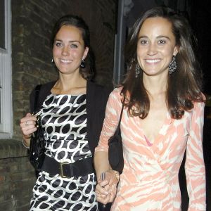 Kate Middleton et sa soeur Pippa en soirée à Londres, en 2007.