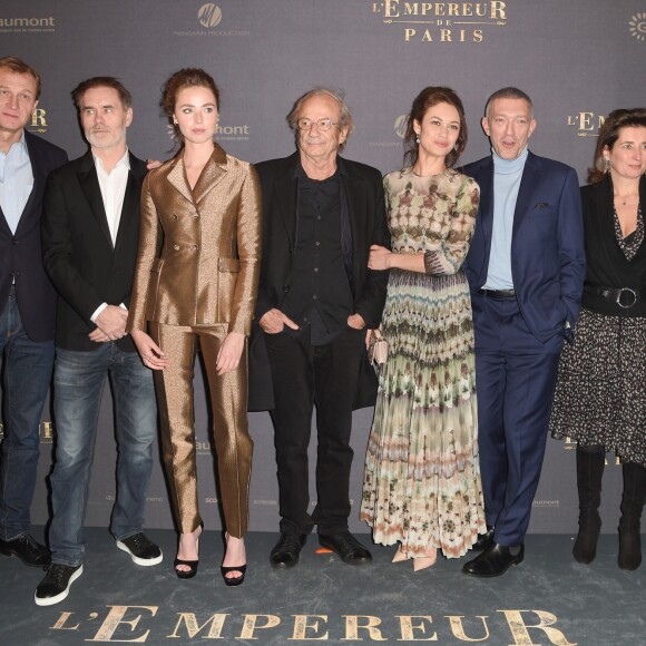 Jean-Francois Richet, Freya Mavor, Patrick Chesnais, Olga Kurylenko, Vincent Cassel à l'avant-première du film policier "L'Empereur de Paris" au cinéma Gaumont-Opéra à Paris, France, le 10 décembre 2018. © Coadic Guirec/Bestimage