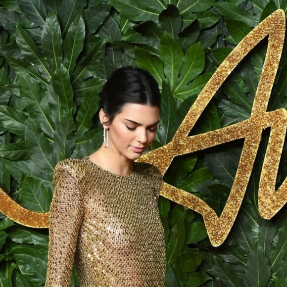 Kendall Jenner assiste aux Fashion Awards 2018 au Royal Albert Hall à Londres, le 10 décembre 2018.