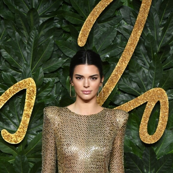 Kendall Jenner assiste aux Fashion Awards 2018 au Royal Albert Hall à Londres, le 10 décembre 2018.