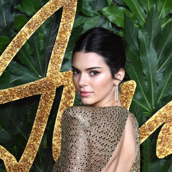 Kendall Jenner assiste aux Fashion Awards 2018 au Royal Albert Hall à Londres, le 10 décembre 2018.