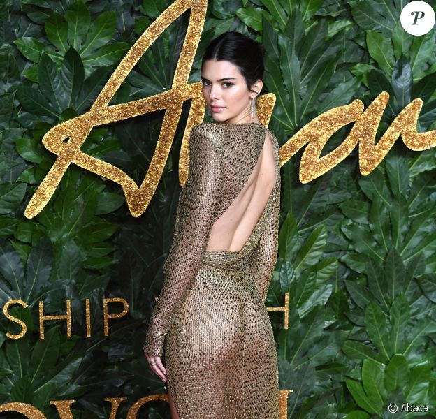 Kendall Jenner assiste aux Fashion Awards 2018 au Royal Albert Hall à Londres, le 10 décembre 2018.