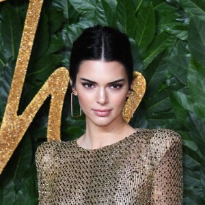 Kendall Jenner assiste aux Fashion Awards 2018 au Royal Albert Hall à Londres, le 10 décembre 2018.