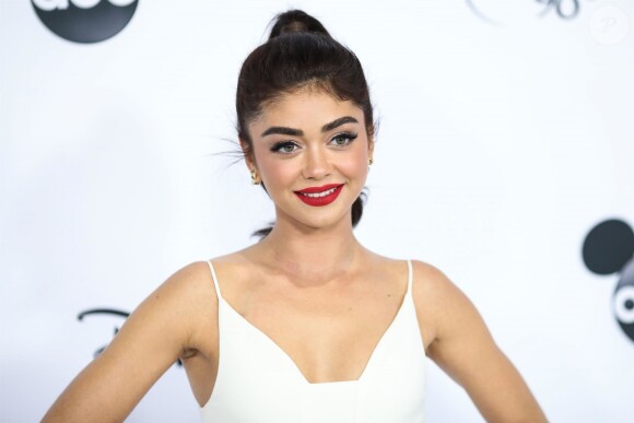 Sarah Hyland - Les célébrités arrivent au "Mickey's 90th Spectacular" à Los Angeles le 6 octobre 2018.