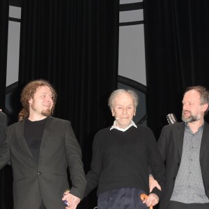 Exclusif - Jean-Louis Trintignant, Denis Podalydès - Jean-Louis Trintignant célèbre ses 88 ans sur la scène du théâtre de la Porte Saint-Martin où il lit des poèmes de Prévert, Vian, Leprest ou encore Apollinaire à Paris le 11 décembre 2018. © Coadic Guirec/Bestimage