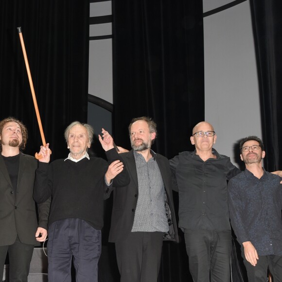 Exclusif - Jean-Louis Trintignant, Denis Podalydès - Jean-Louis Trintignant célèbre ses 88 ans sur la scène du théâtre de la Porte Saint-Martin où il lit des poèmes de Prévert, Vian, Leprest ou encore Apollinaire à Paris le 11 décembre 2018. © Coadic Guirec/Bestimage