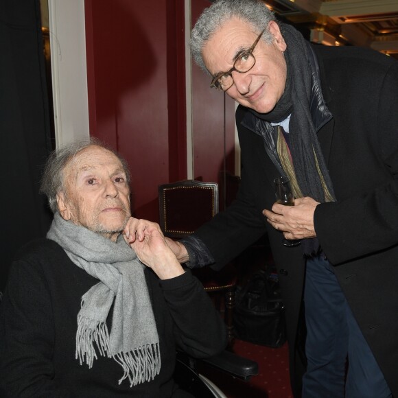 Exclusif - Jean-Louis Trintignant et Serge Toubiana - Jean-Louis Trintignant célèbre ses 88 ans sur la scène du théâtre de la Porte Saint-Martin où il lit des poèmes de Prévert, Vian, Leprest ou encore Apollinaire à Paris le 11 décembre 2018. © Coadic Guirec/Bestimage