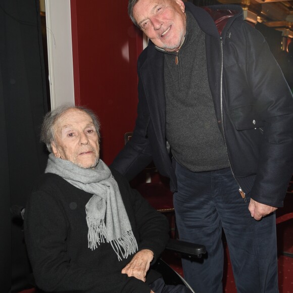 Exclusif - Jean-Louis Trintignant et Jean-Claude Camus - Jean-Louis Trintignant célèbre ses 88 ans sur la scène du théâtre de la Porte Saint-Martin où il lit des poèmes de Prévert, Vian, Leprest ou encore Apollinaire à Paris le 11 décembre 2018. © Coadic Guirec/Bestimage