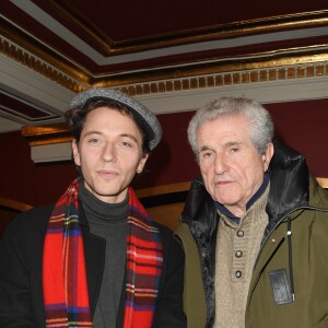 Exclusif - Le chanteur Raphaël et Claude Lelouch - Jean-Louis Trintignant célèbre ses 88 ans sur la scène du théâtre de la Porte Saint-Martin où il lit des poèmes de Prévert, Vian, Leprest ou encore Apollinaire à Paris le 11 décembre 2018. © Coadic Guirec/Bestimage