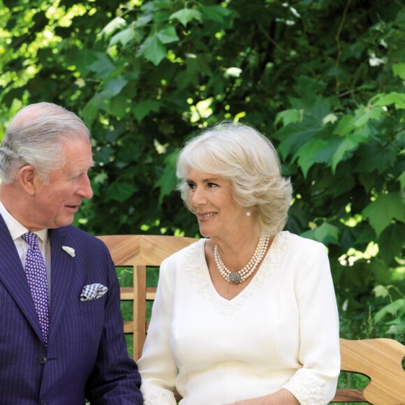 Le prince Charles et la duchesse Camilla de Cornouailles photographiés à Clarence House par Hugo Burnand pour leur carte de voeux de fin d'année 2018. © Hugo Burnand/PA Wire /ABACAPRESS.COM.