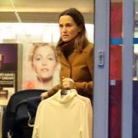 Pippa Middleton : Mission shopping de Noël avec son fils Arthur