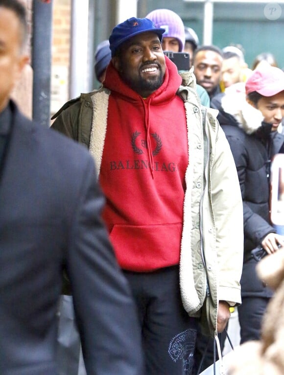 Kanye West est allé faire du shopping chez Balenciaga sur Mercer Street dans le quartier de Soho à New York, le 14 décembre 2018.