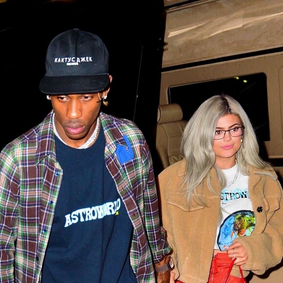 Exclusif - Travis Scott sort de son concert accompagné de sa fiancée Kylie Jenner à Madison Square Garden à New York, le 27 novembre 2018.