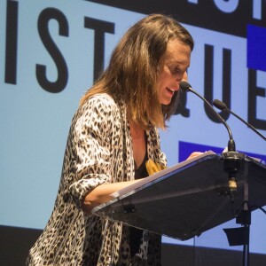 Exclusif - Camille Cottin qui remet l'OUT d'or de la création artistique lors de la 2ème cérémonie de remise des OUT d'or, prix de la visibilité LGBTI (lesbiennes, gays, bi·e·s, trans et intersexes), organisé par l'association des journalistes LGBT, AJL et la Maison des Métallos (établissement culturel de la ville de Paris) à la Maison des Métallos, à Paris, France, le 19 juin 2018.