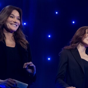 Carla Bruni Sarkozy - Carla Bruni-Sarkozy inaugure sa statue de cire à quelques jours de son anniversaire au Musée Grévin à Paris le 17 décembre 2018. © Pierre Perusseau/Bestimage