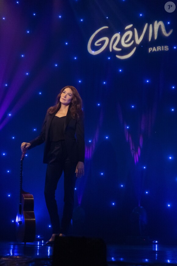 Carla Bruni Sarkozy en cire - Carla Bruni-Sarkozy inaugure sa statue de cire à quelques jours de son anniversaire au Musée Grévin à Paris le 17 décembre 2018. © Pierre Perusseau/Bestimage