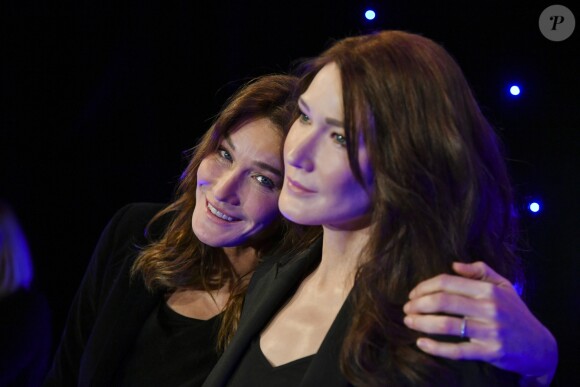 Carla Bruni Sarkozy - Carla Bruni-Sarkozy inaugure sa statue de cire à quelques jours de son anniversaire au Musée Grévin à Paris le 17 décembre 2018. © Pierre Perusseau/Bestimage