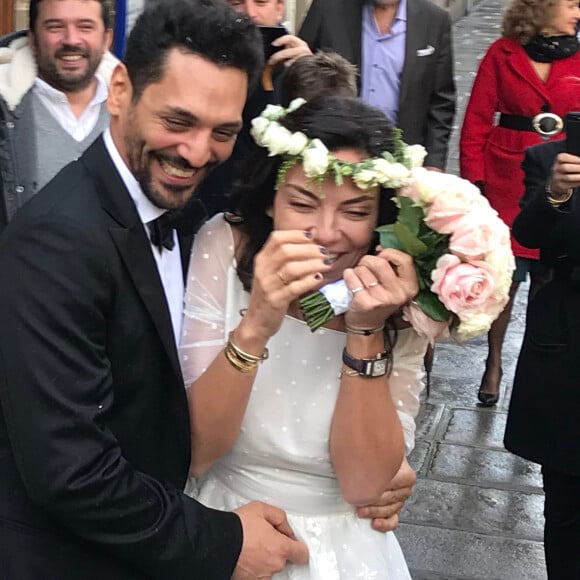 Exclusif - Mariage de Sandra de Matteis (en robe Dior) et Tomer Sisley à la Mairie du 8ème arrondissement de Paris, en présence de leurs enfants respectifs, Levin, Liv et Dino, de leurs familles et de leurs amis. Le 25 novembre 2017