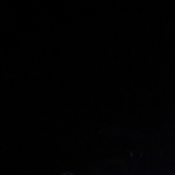 Une danseuse fait un malaise sur scène lors du concert d'Iggy Azalea au stade Maracana à Rio de Janeiro, au Brésil. Le 27 décembre 2018.