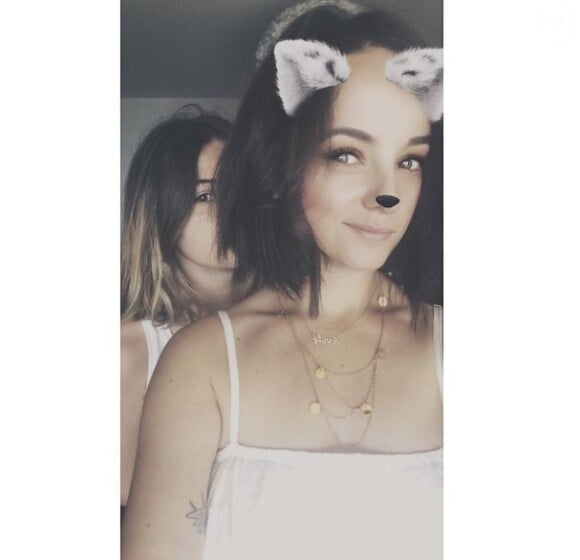 Alizée dévoile pour la première fos le vsiage de sa fille Annily, 12 ans, sur Instagram le 23 juin 2017.